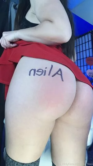 Ella_foxx / secret_girlfriend nude photo #0184