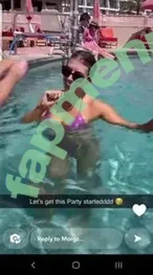 Ella Harris / Morgz Girlfriend / ella_harris / elllaharrris nude photo #0091