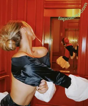 Ella Horan / ellhoran nude photo #0156