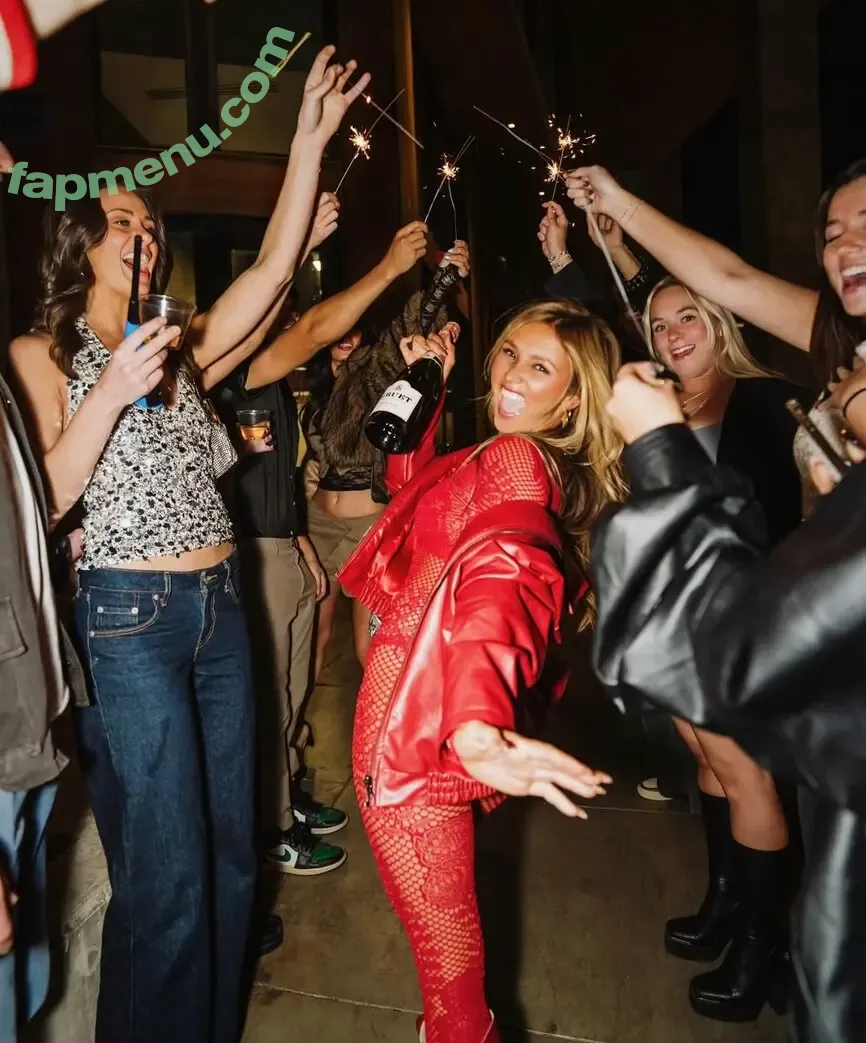 Ella Horan nude photo #0188 (ellhoran)