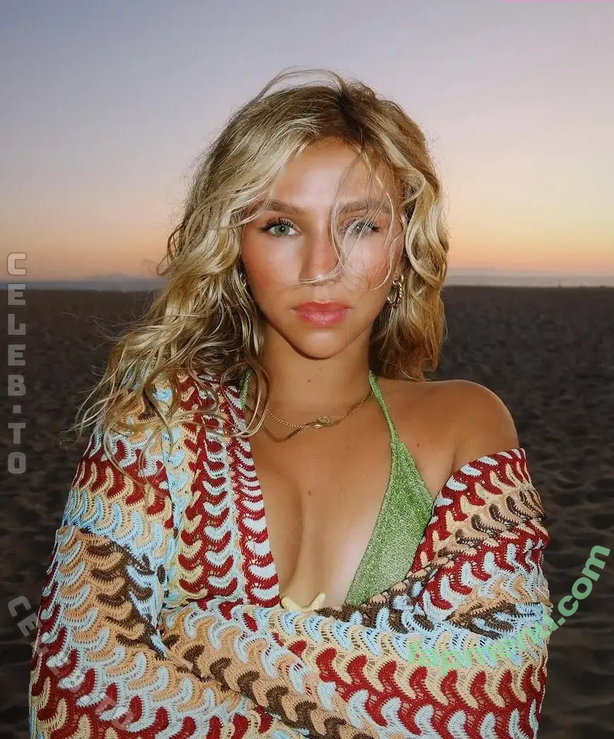 Ella Horan nude photo #0200 (ellhoran)