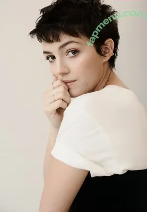 Ella Hunt / EllaHunt nude photo #0288