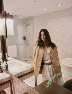 Ella Hunt / EllaHunt nude photo #0301