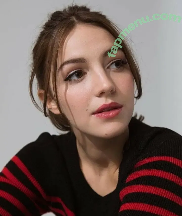 Ella Hunt nude photo #0330 (EllaHunt)