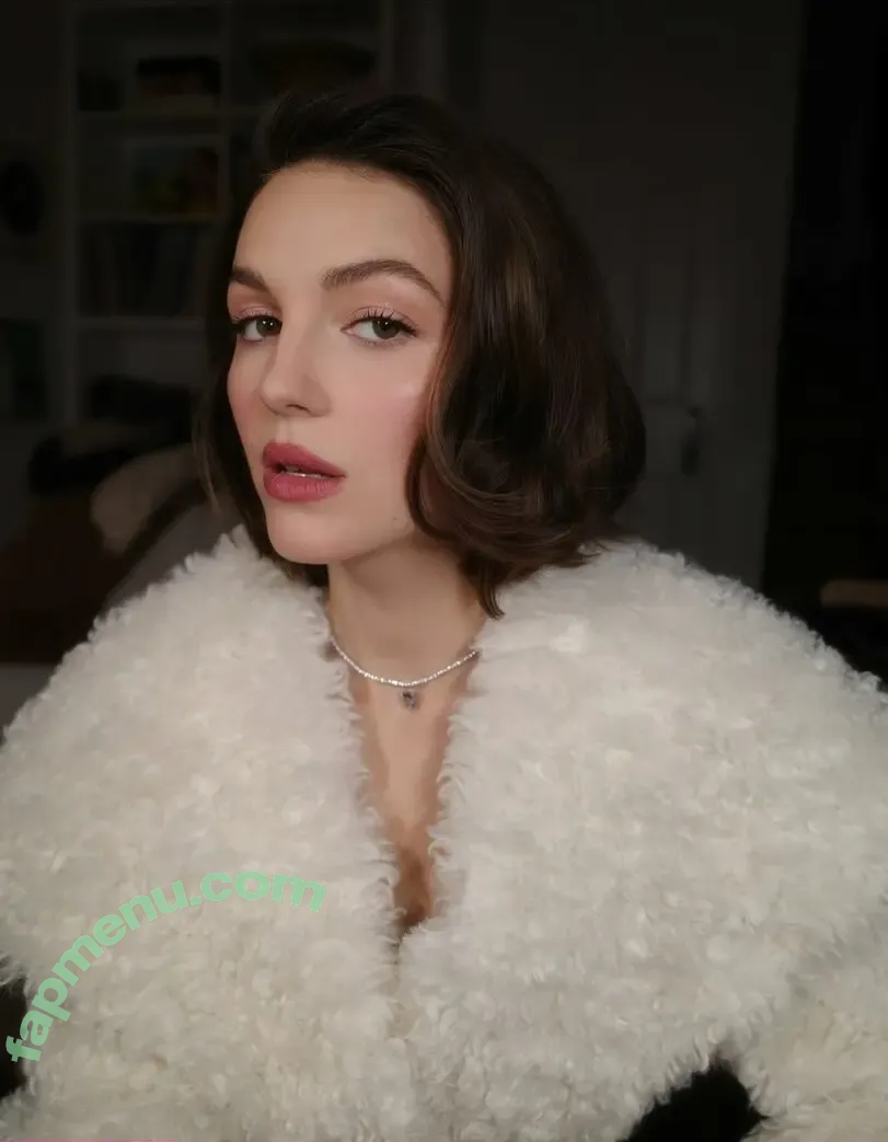 Ella Hunt nude photo #0357 (EllaHunt)