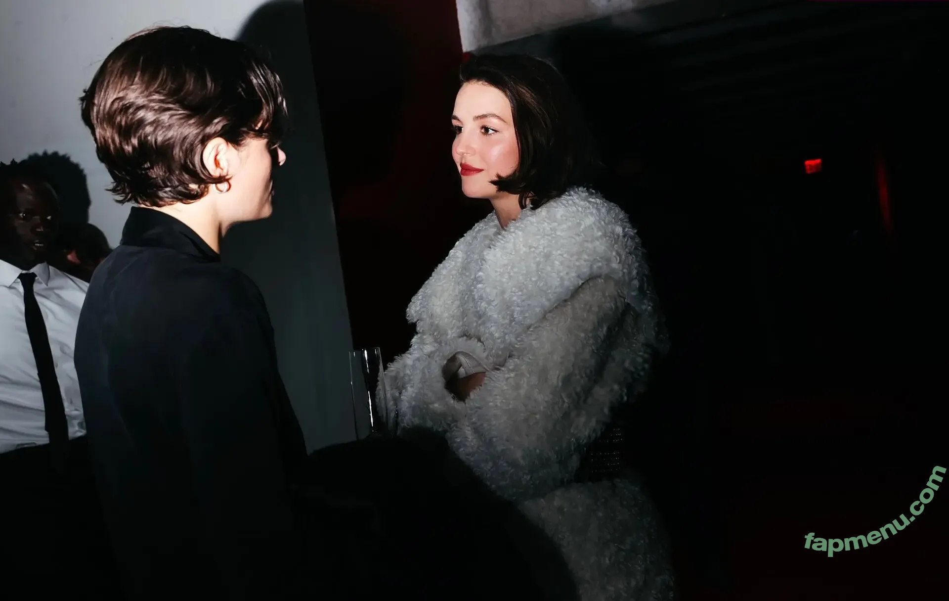 Ella Hunt nude photo #0363 (EllaHunt)