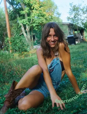 Ella Kernkamp / ellakernkamp nude photo #0366