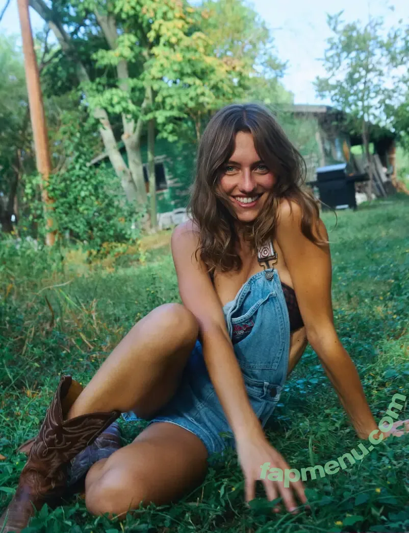 Ella Kernkamp nude photo #0366 (ellakernkamp)