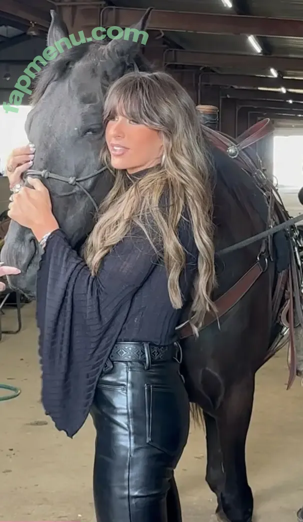 Ella Langley nude photo #0109 (ellalangleymusic)