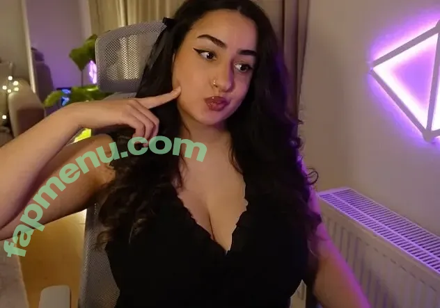 Ella Maei nude photo #0003 (Itsellamaei / ellamaei)