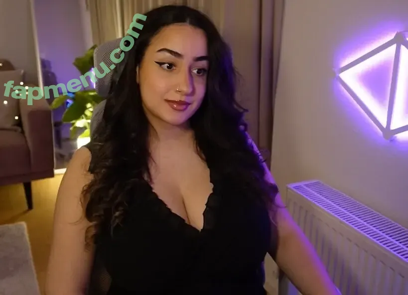 Ella Maei nude photo #0004 (Itsellamaei / ellamaei)