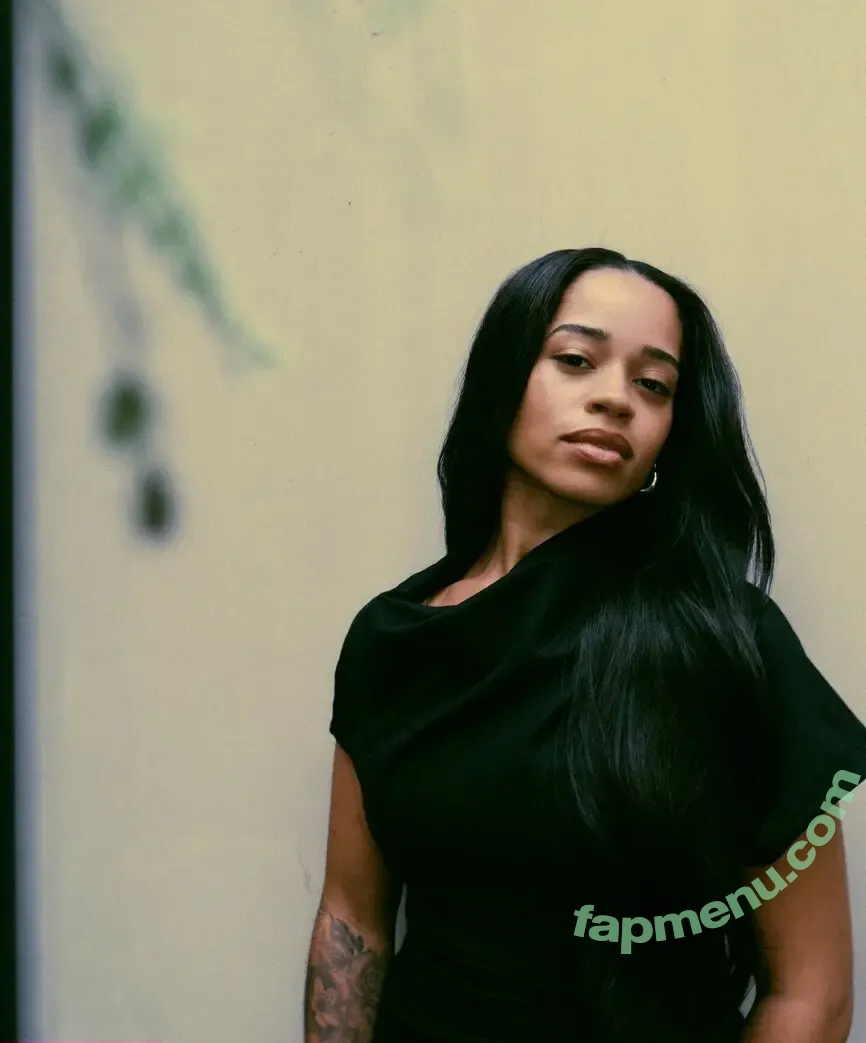 Ella Mai nude photo #0011 (ellamai)