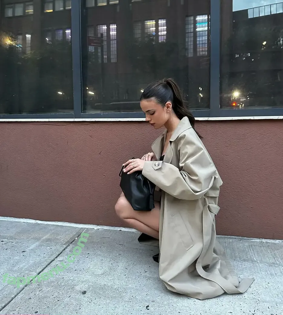 Ella Mendelsohn nude photo #1236 (ellamendelsohn)