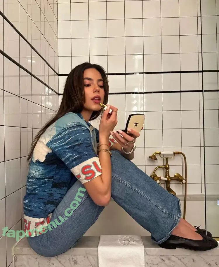 Ella Mendelsohn nude photo #1251 (ellamendelsohn)