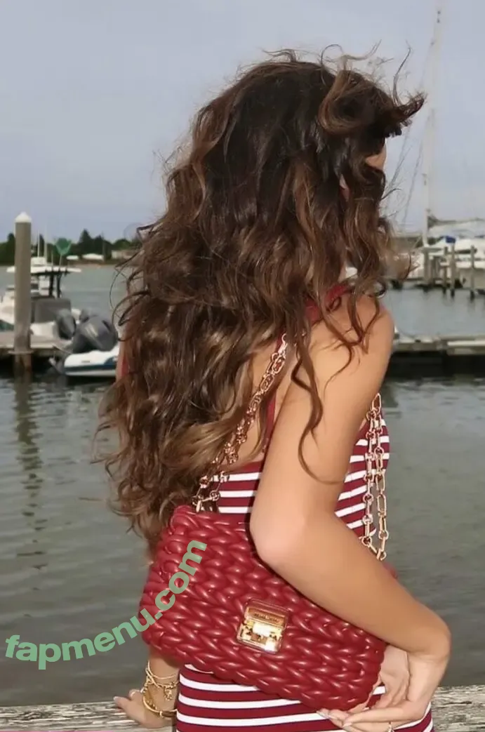 Ella Mendelsohn nude photo #1471 (ellamendelsohn)