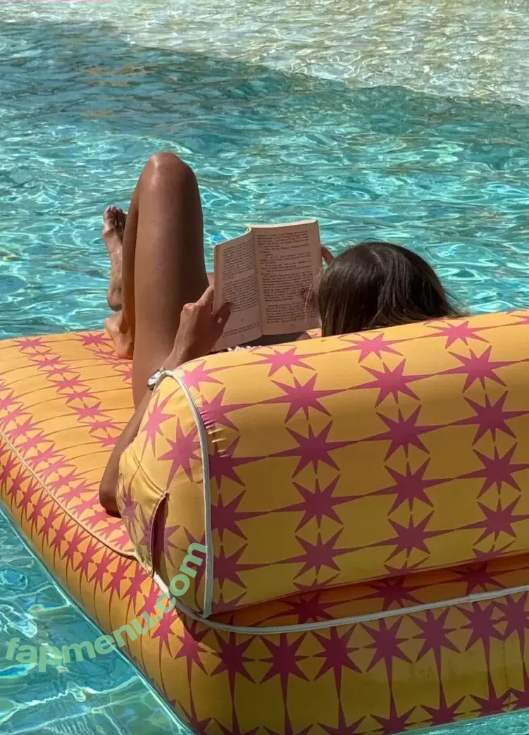 Ella Mendelsohn nude photo #1773 (ellamendelsohn)