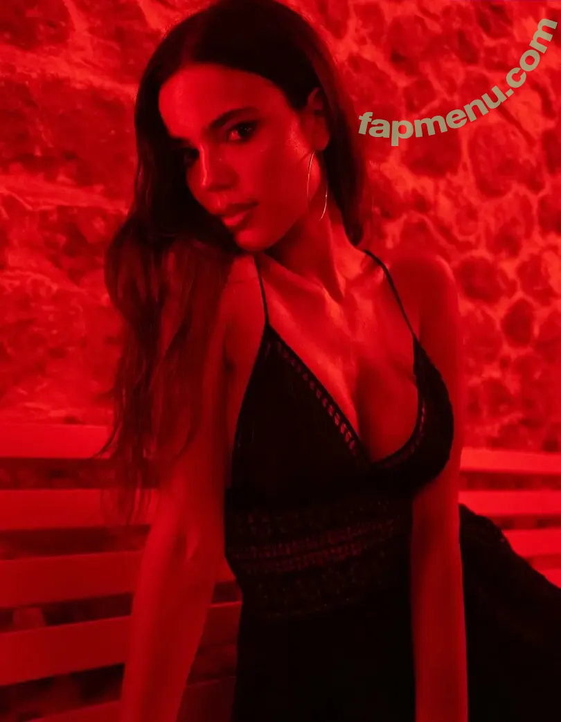 Ella Mendelsohn nude photo #1793 (ellamendelsohn)