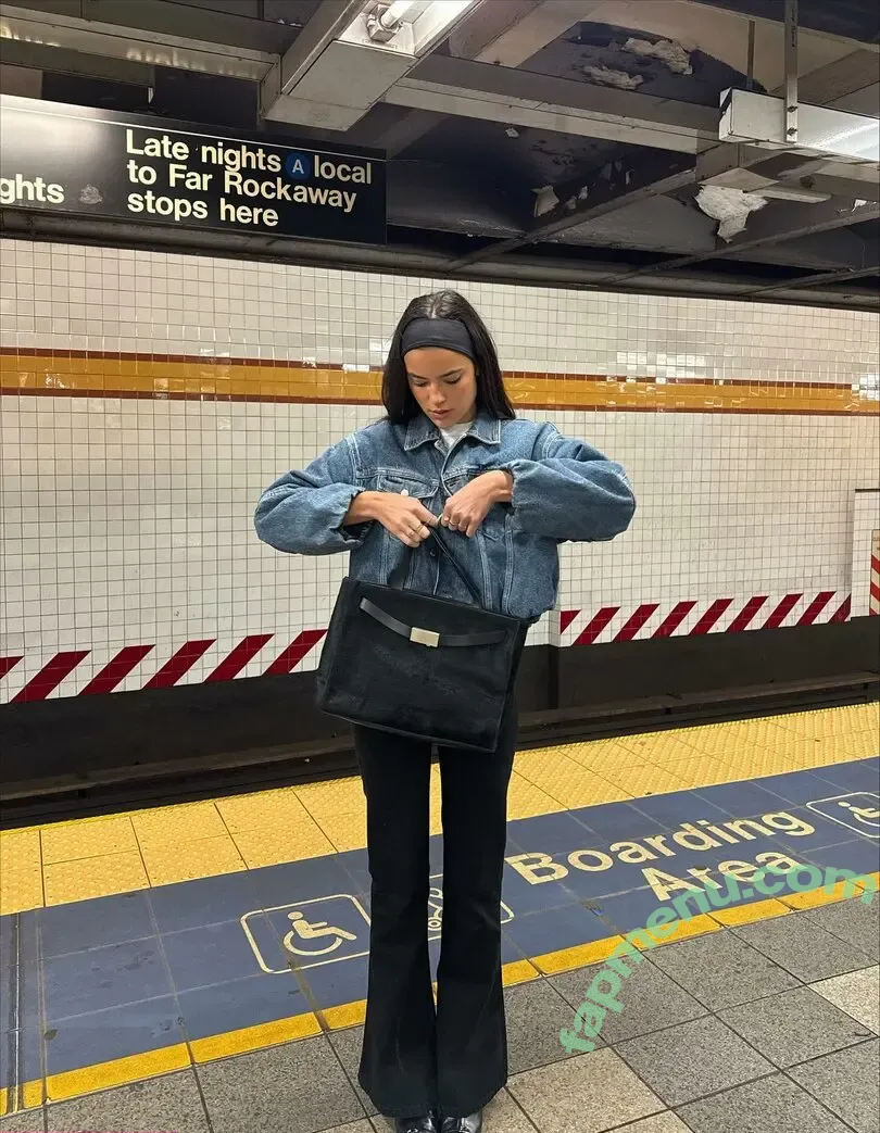 Ella Mendelsohn nude photo #2000 (ellamendelsohn)