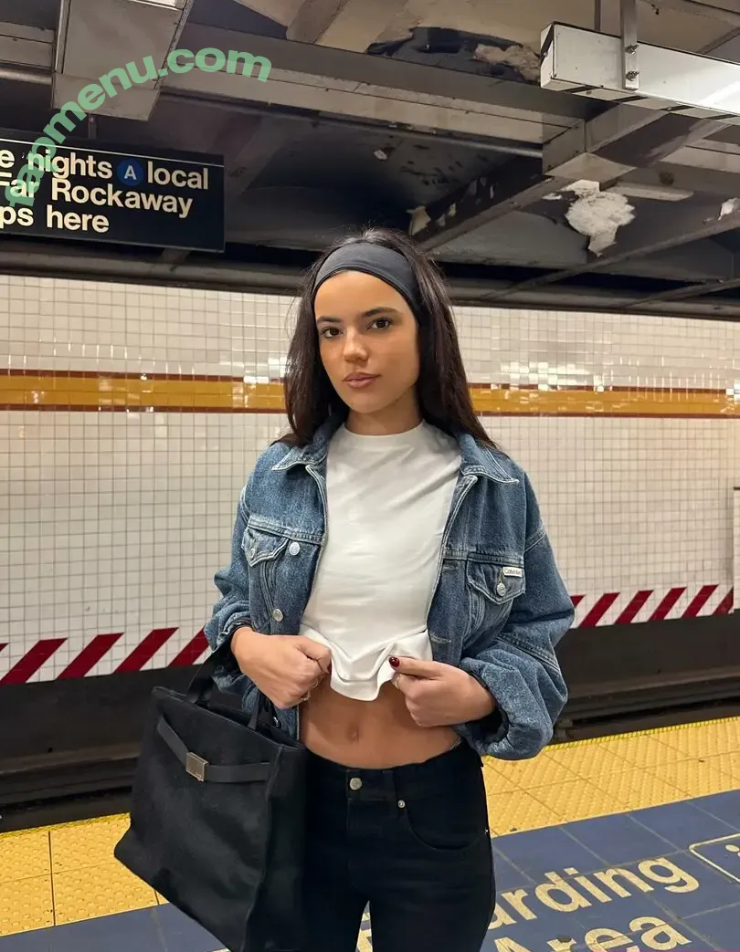 Ella Mendelsohn nude photo #2002 (ellamendelsohn)