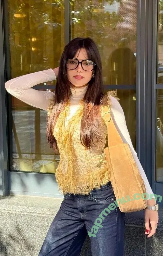 Ella Mendelsohn nude photo #2043 (ellamendelsohn)