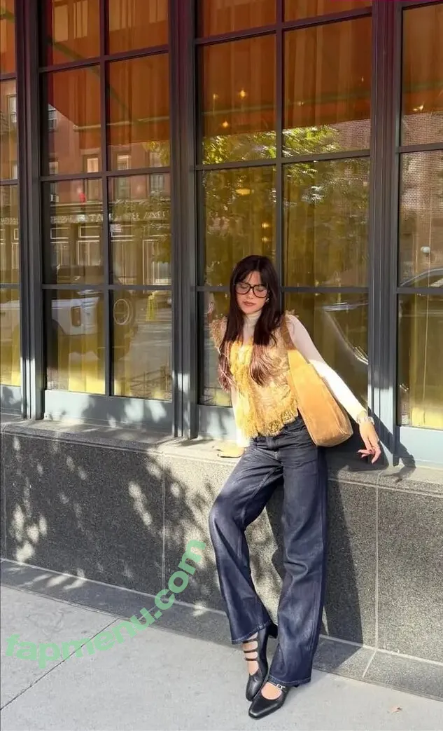 Ella Mendelsohn nude photo #2046 (ellamendelsohn)