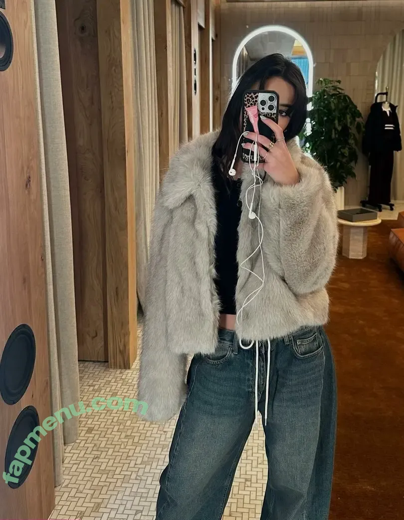 Ella Mendelsohn nude photo #2089 (ellamendelsohn)