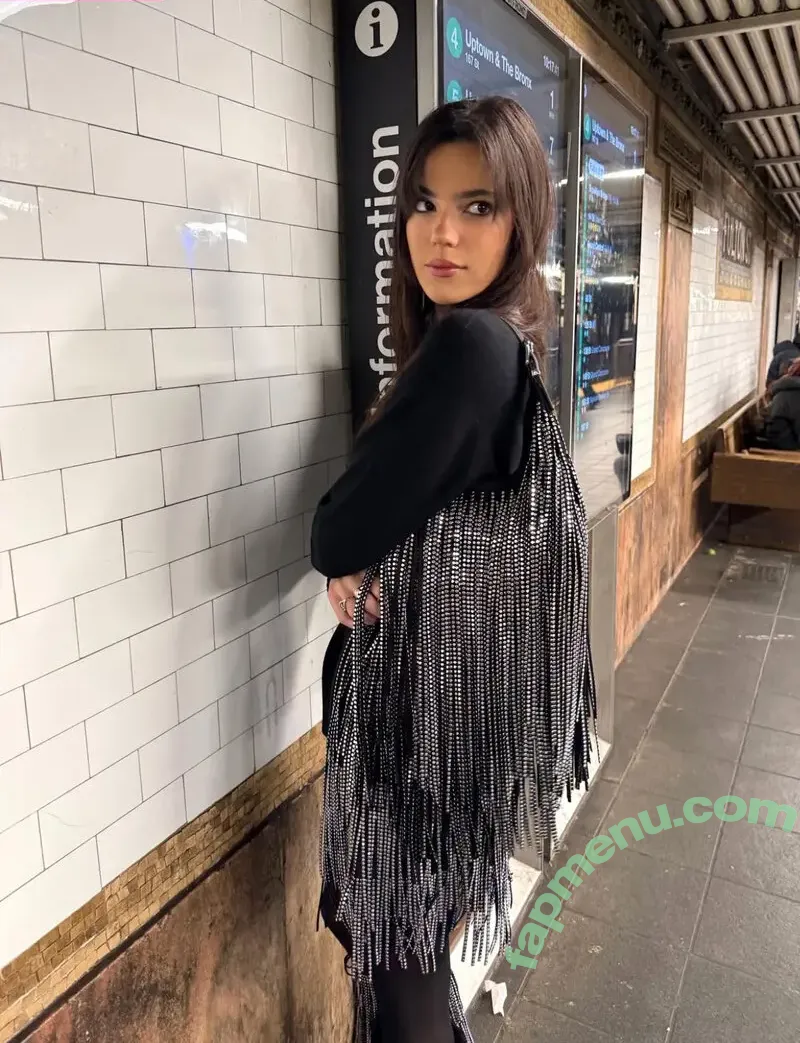 Ella Mendelsohn nude photo #2121 (ellamendelsohn)