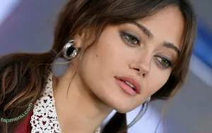 Ella Purnell / GRAYLINGPURNELL / ella_purnell nude photo #0788