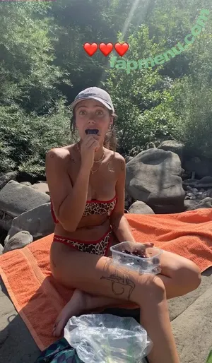 Ella Purnell / GRAYLINGPURNELL / ella_purnell nude photo #0882