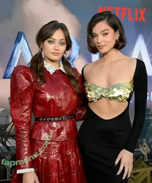 Ella Purnell / GRAYLINGPURNELL / ella_purnell nude photo #0914