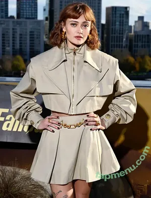 Ella Purnell / GRAYLINGPURNELL / ella_purnell nude photo #1012