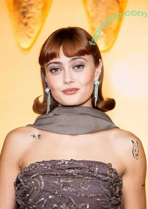 Ella Purnell / GRAYLINGPURNELL / ella_purnell nude photo #1019