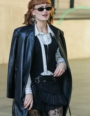 Ella Purnell / GRAYLINGPURNELL / ella_purnell nude photo #1025