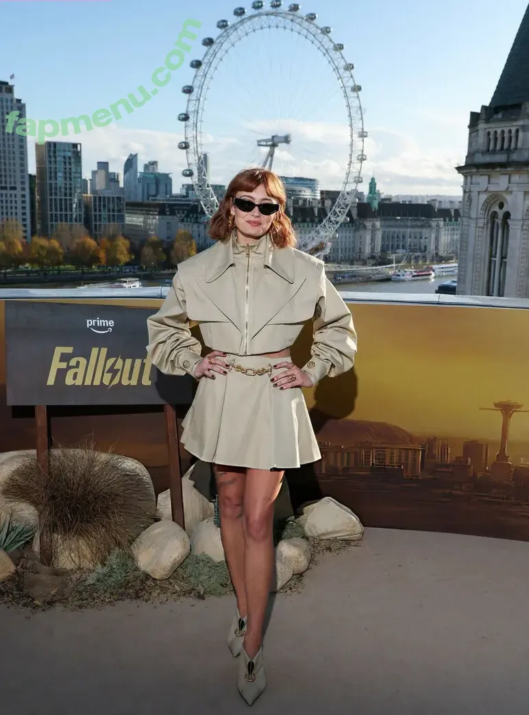 Ella Purnell nude photo #1006 (GRAYLINGPURNELL / ella_purnell)