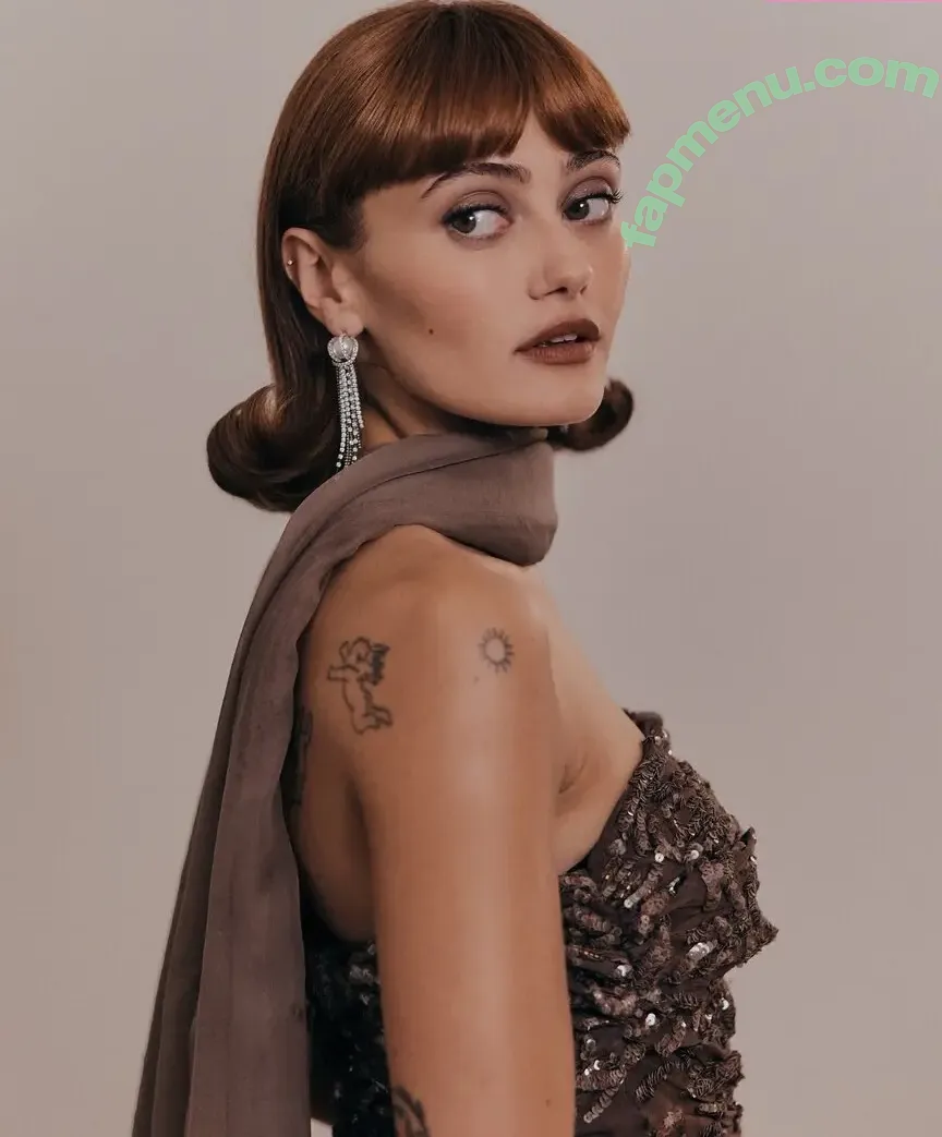 Ella Purnell nude photo #1031 (GRAYLINGPURNELL / ella_purnell)