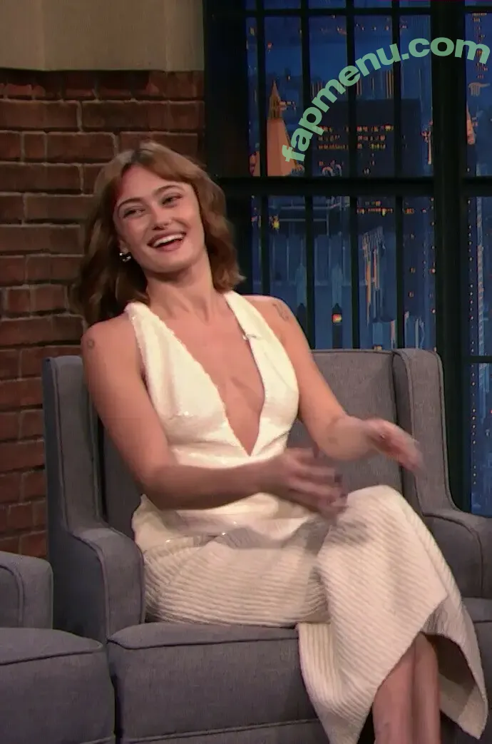 Ella Purnell nude photo #1082 (GRAYLINGPURNELL / ella_purnell)