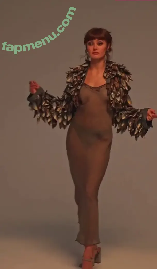 Ella Purnell nude photo #1096 (GRAYLINGPURNELL / ella_purnell)