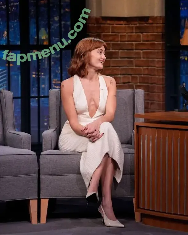 Ella Purnell nude photo #1100 (GRAYLINGPURNELL / ella_purnell)
