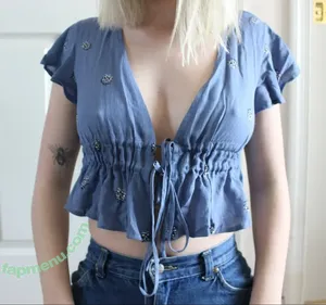 Ella Schnoor / E11sn0r3 / Ellaleigh / Smooshmepls / ellakatherineschnoor nude photo #0034