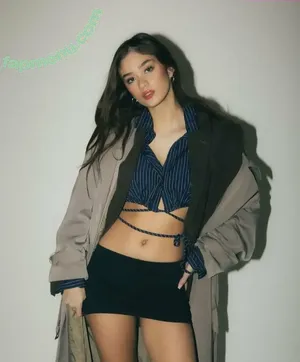  nude photo #0002