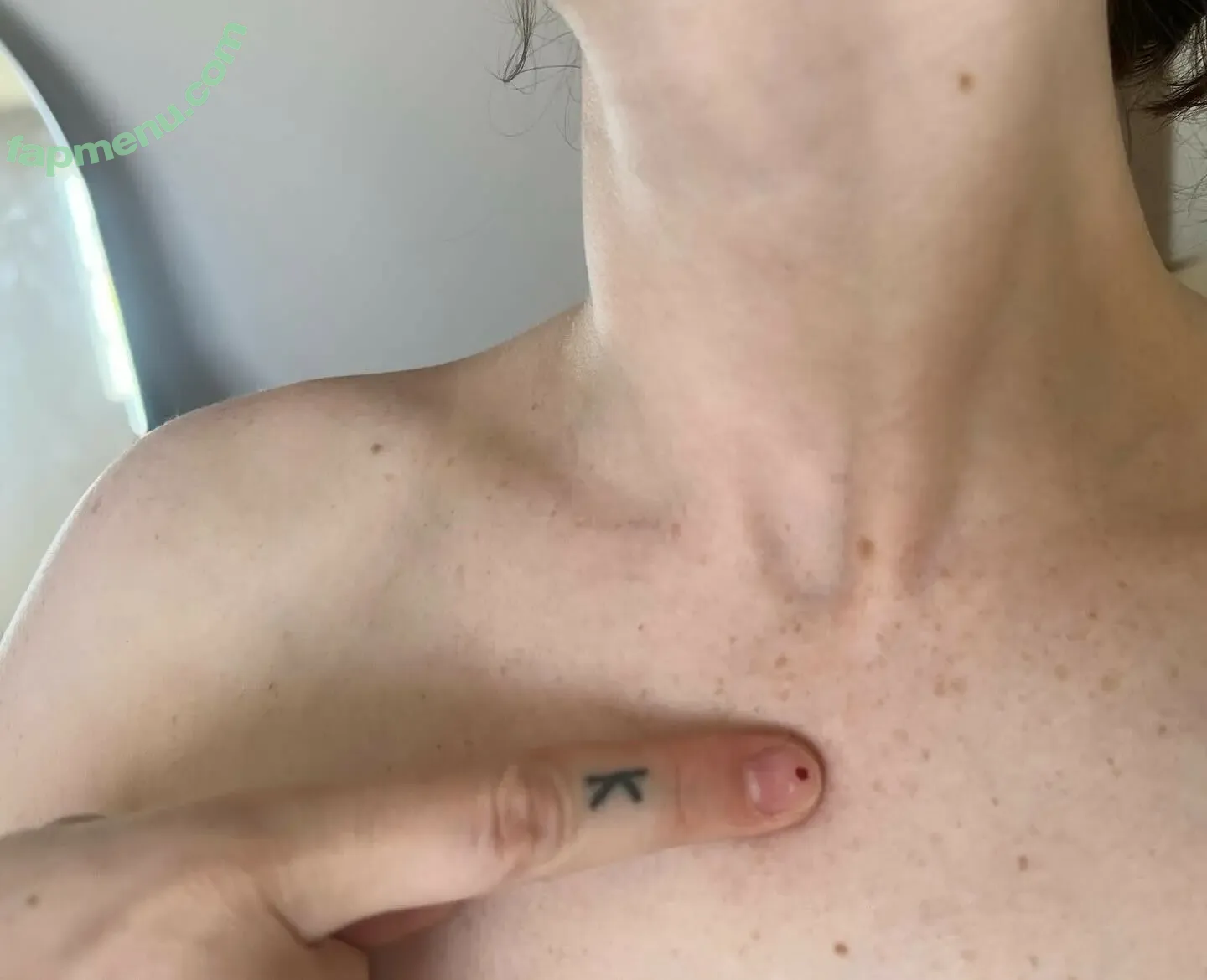Ella Woolsey nude photo #0011 (ellawoolseyy)