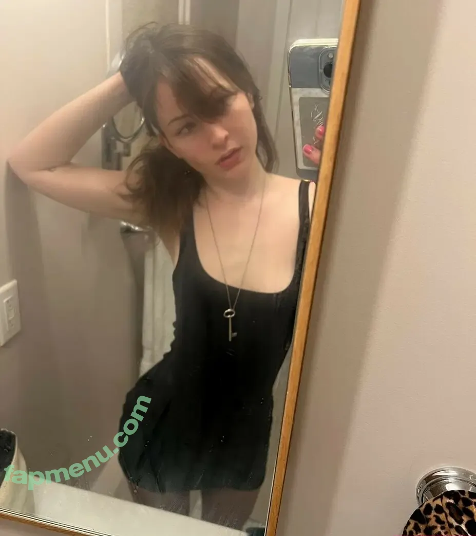 Ella Woolsey nude photo #0054 (ellawoolseyy)