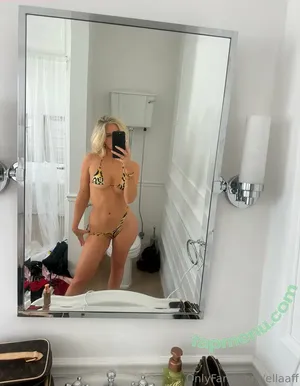  nude photo #0003