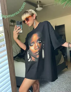 ellabeefreshman / ellamberman nude photo #0003