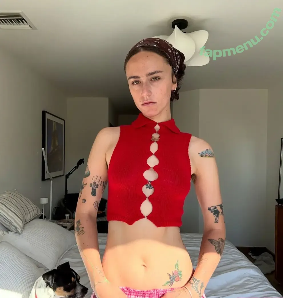 ellaemhoff nude photo #0042 (ellaemhoff)