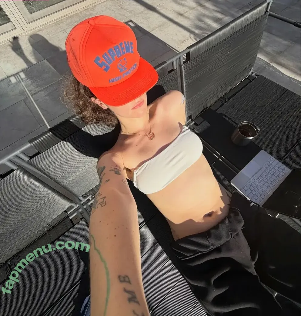 ellaemhoff nude photo #0067 (ellaemhoff)