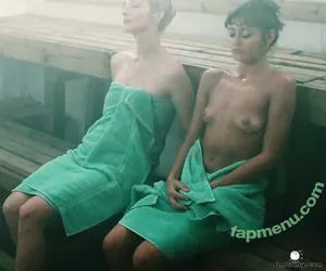  nude photo #0005