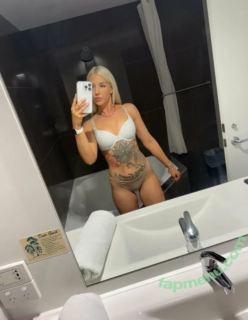 ellax_x.o.x.o nude photo #0013 (x.ella.oxo)