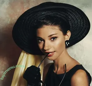 Elle Baldwinson / ellebaldwinson / ellebee1329 nude photo #0104