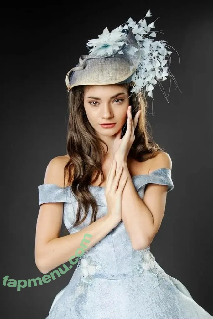 Elle Baldwinson nude photo #0105 (ellebaldwinson / ellebee1329)